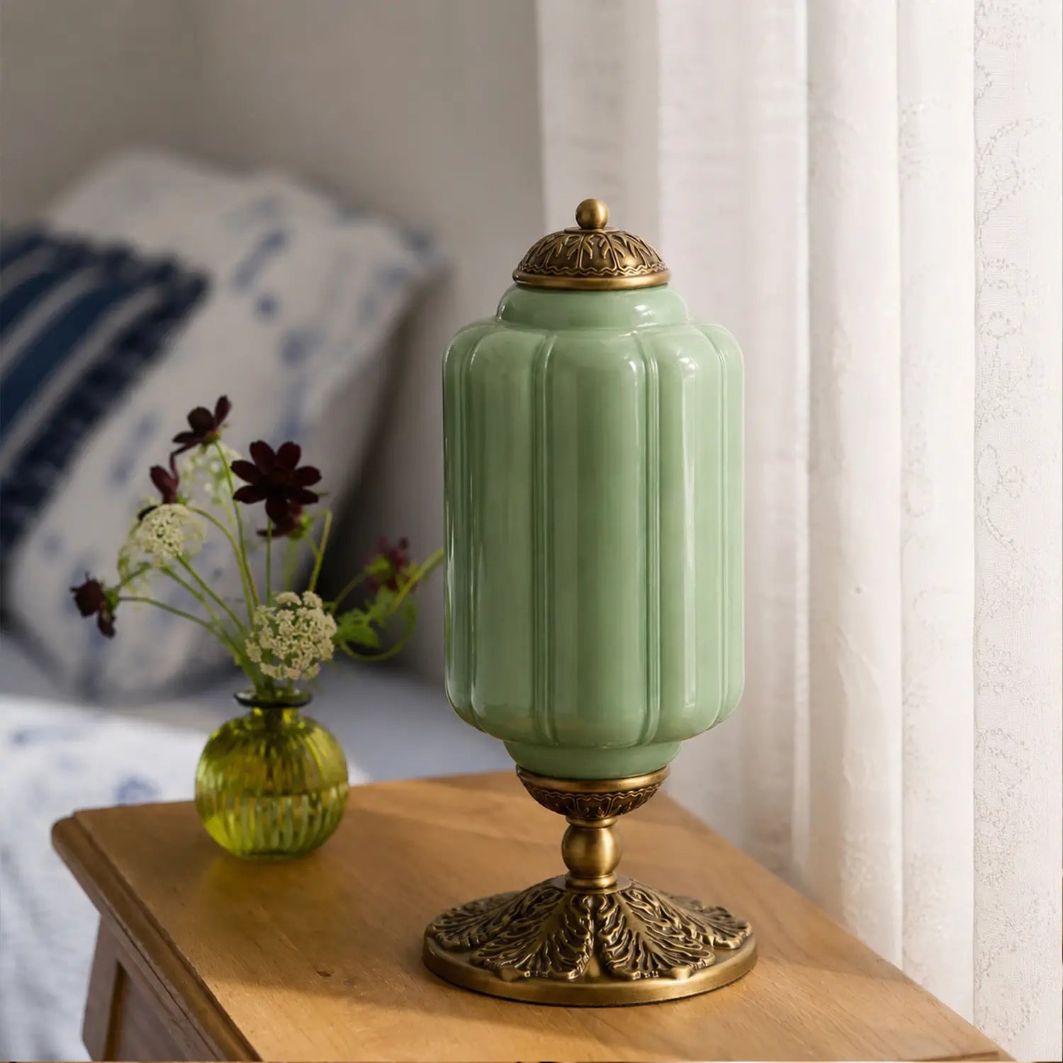 Table lamp with brass base