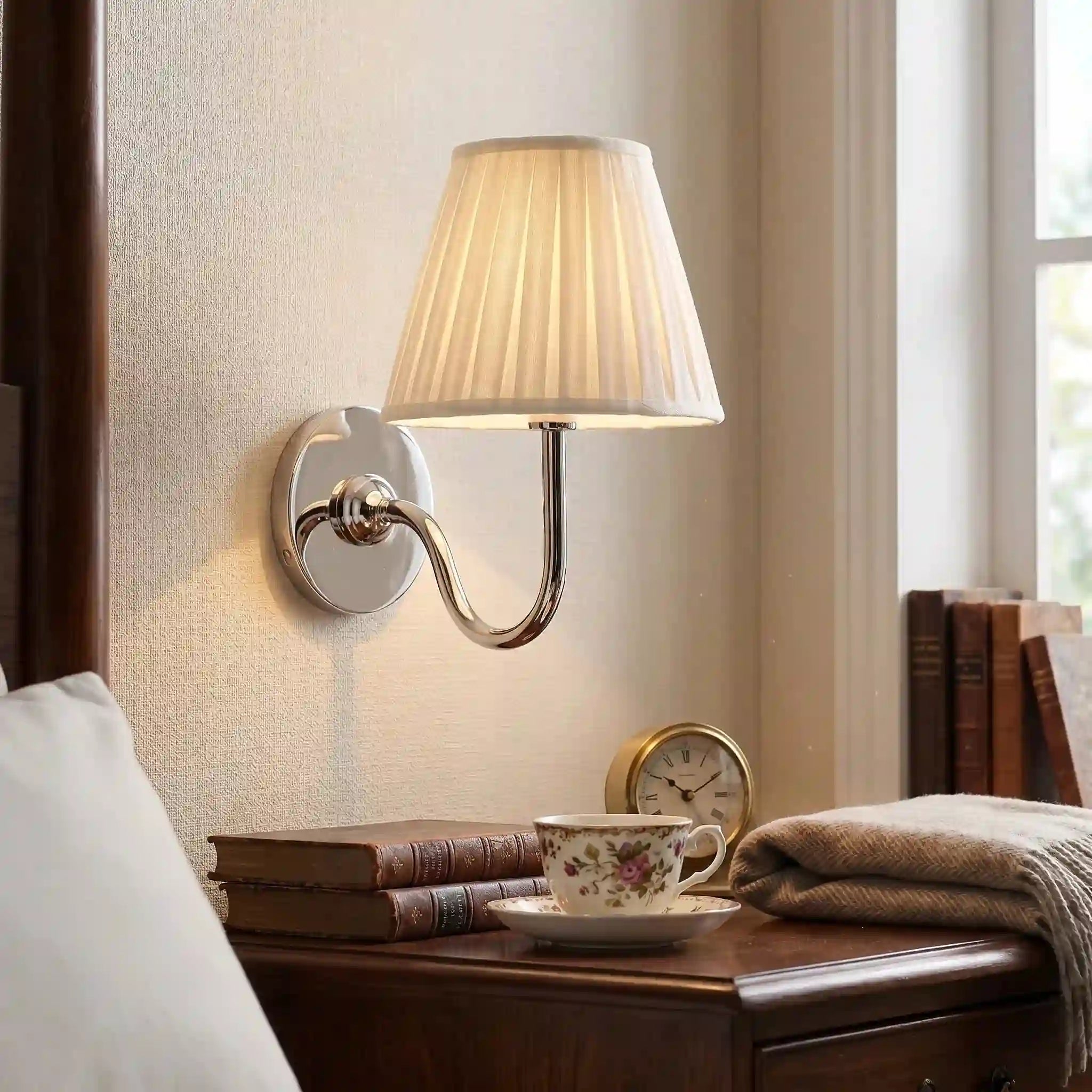 Classic pleated wall light