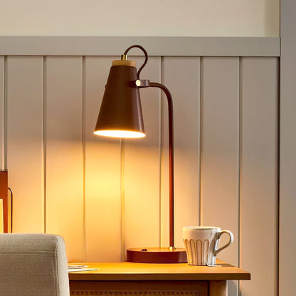 Desk light with adjustable lamp head