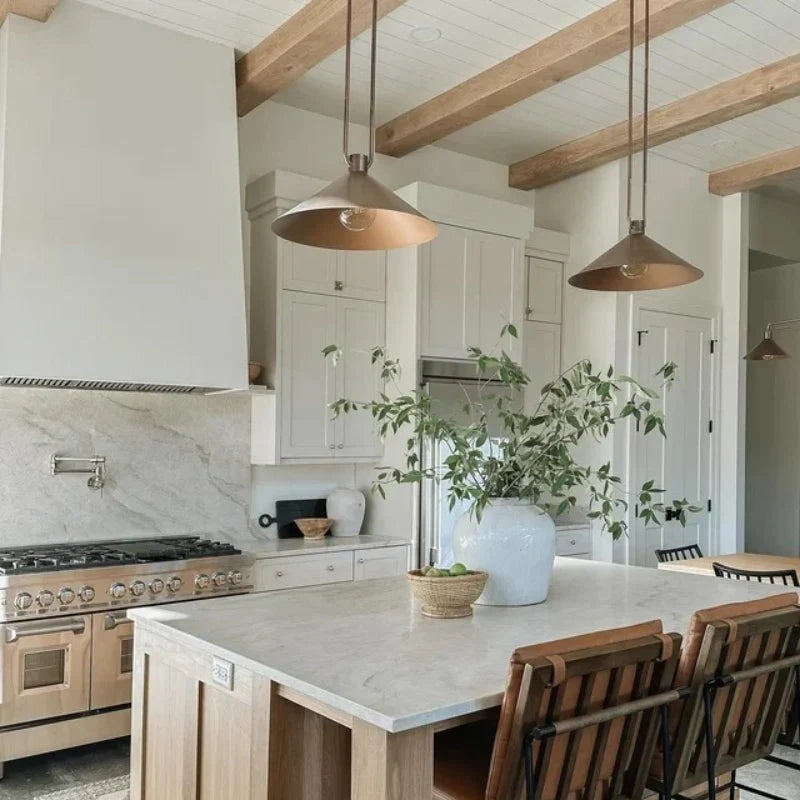 Hardwired metal pendant light